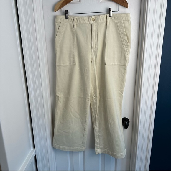 Tommy Bahama Pants - Tommy Bahama Women's Boracay Cropped Pants Size 14 Bleached Sand
